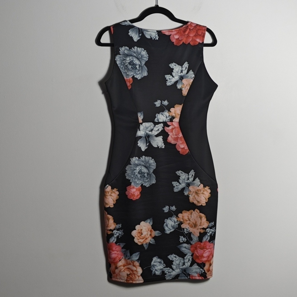 FANTAIST Floral Sleeveless Dress - Black and Multi Size Medium - Picture 10 of 16